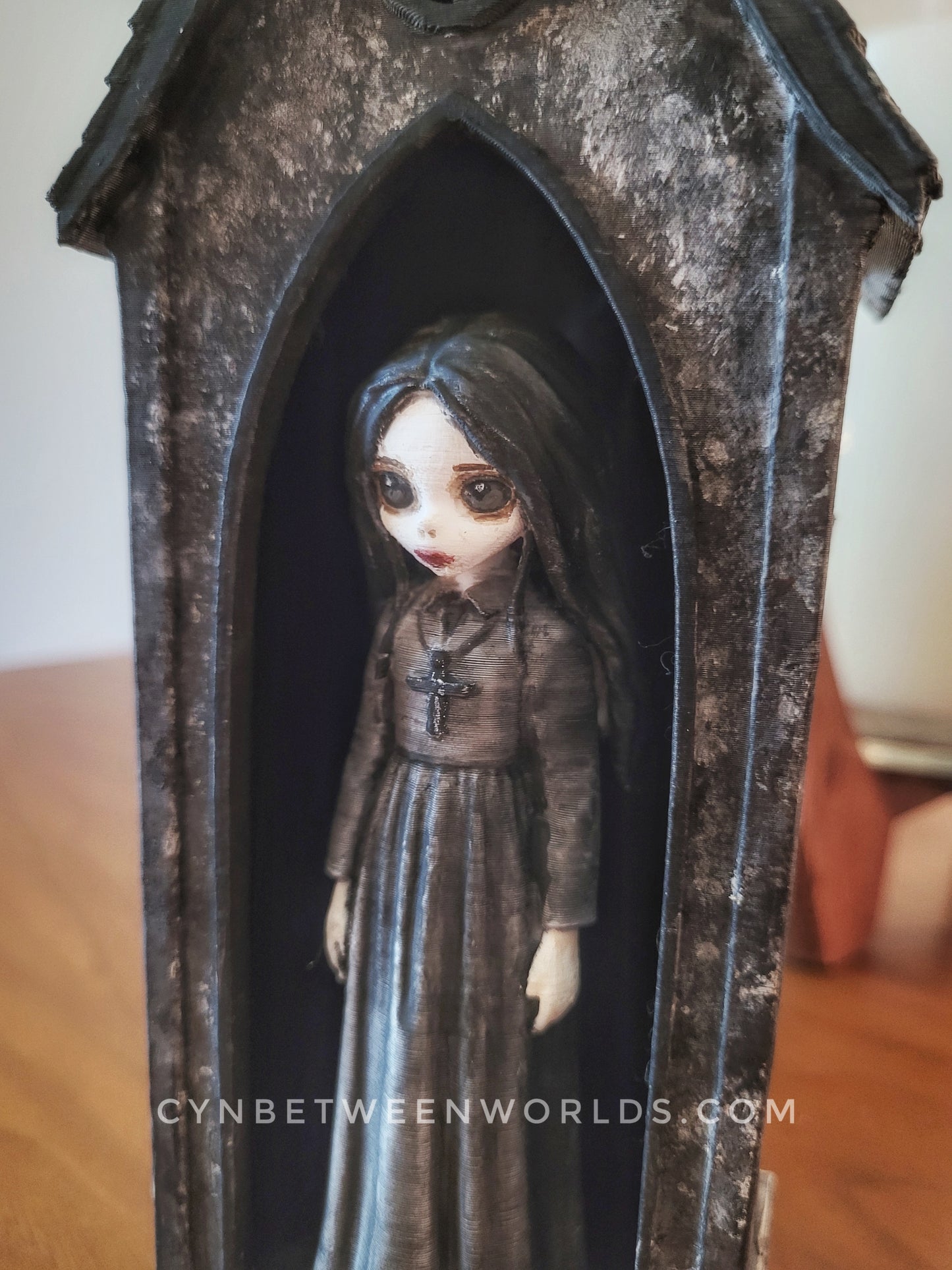 The Dwelling: House Between Worlds 9" Figure